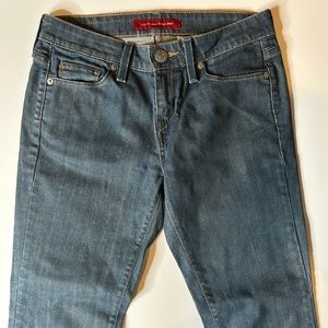 NWOT Levis Vintage Straight 562 Red Tab Size 2S / W26 Womens